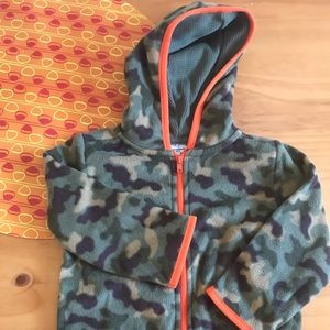 💰5 for 20$💰 NWOT 🌿Camo fleece toddler hoodie 🌿